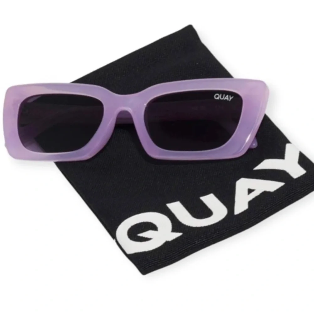 QUAY The DL Sunglasses Purple Frame Grey Lenses Retro Unisex NWT